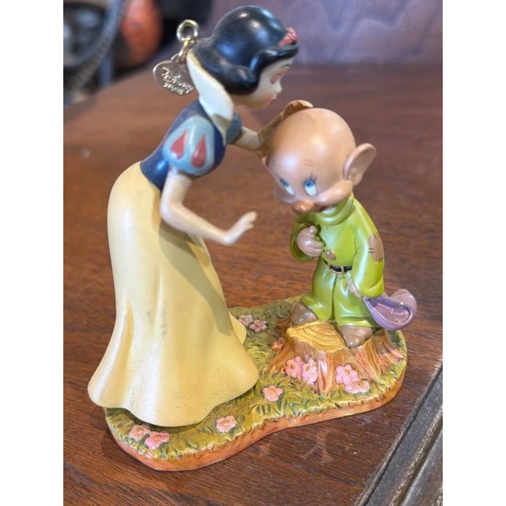 WDCC Disney Snow White & Dopey “A Sweet Send-Off” Porcelain Figurine